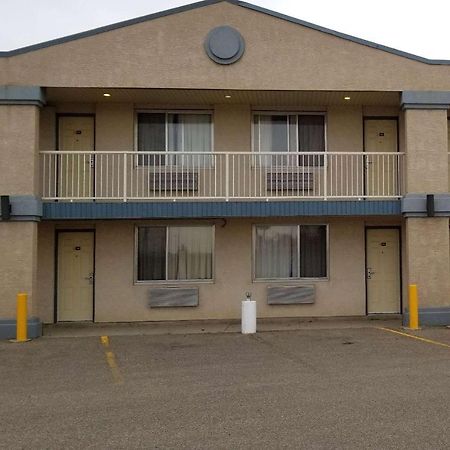 Days Inn By Wyndham Swift Current Exterior photo