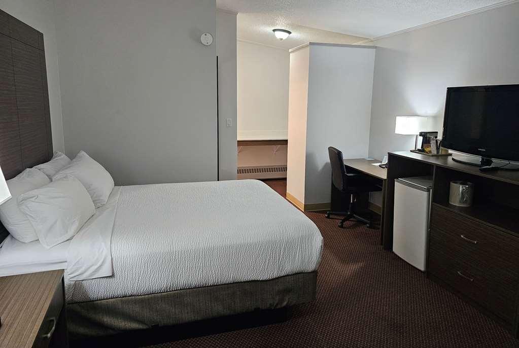 Days Inn By Wyndham Swift Current Room photo