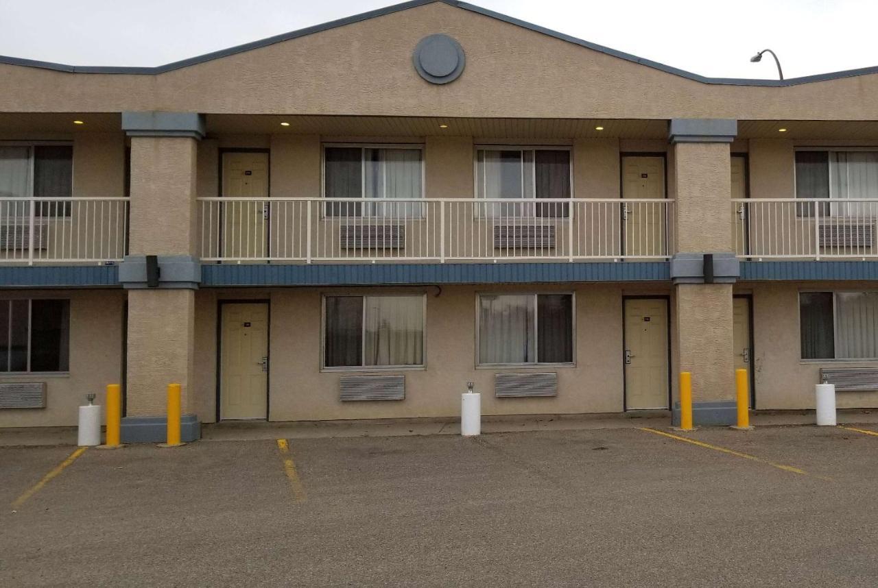 Days Inn By Wyndham Swift Current Exterior photo