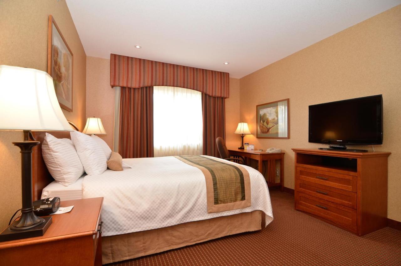 Days Inn By Wyndham Swift Current Room photo